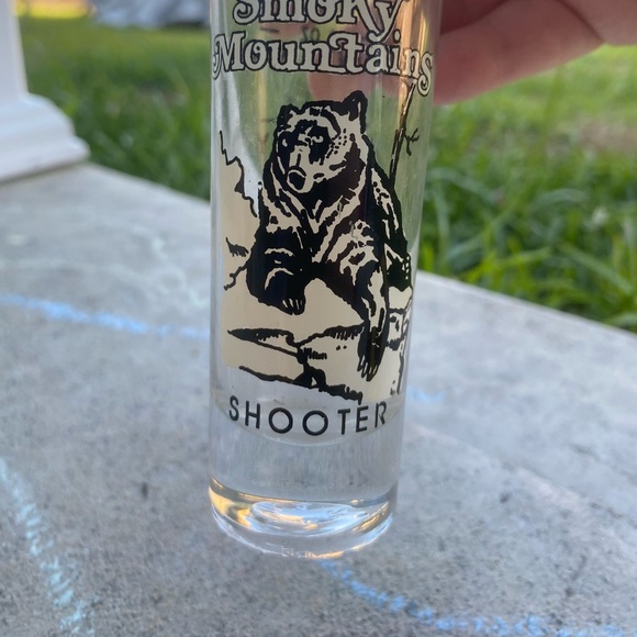 Vintage Smokey Mountain Bear Mini Glass Shooter - Picture 2 of 3